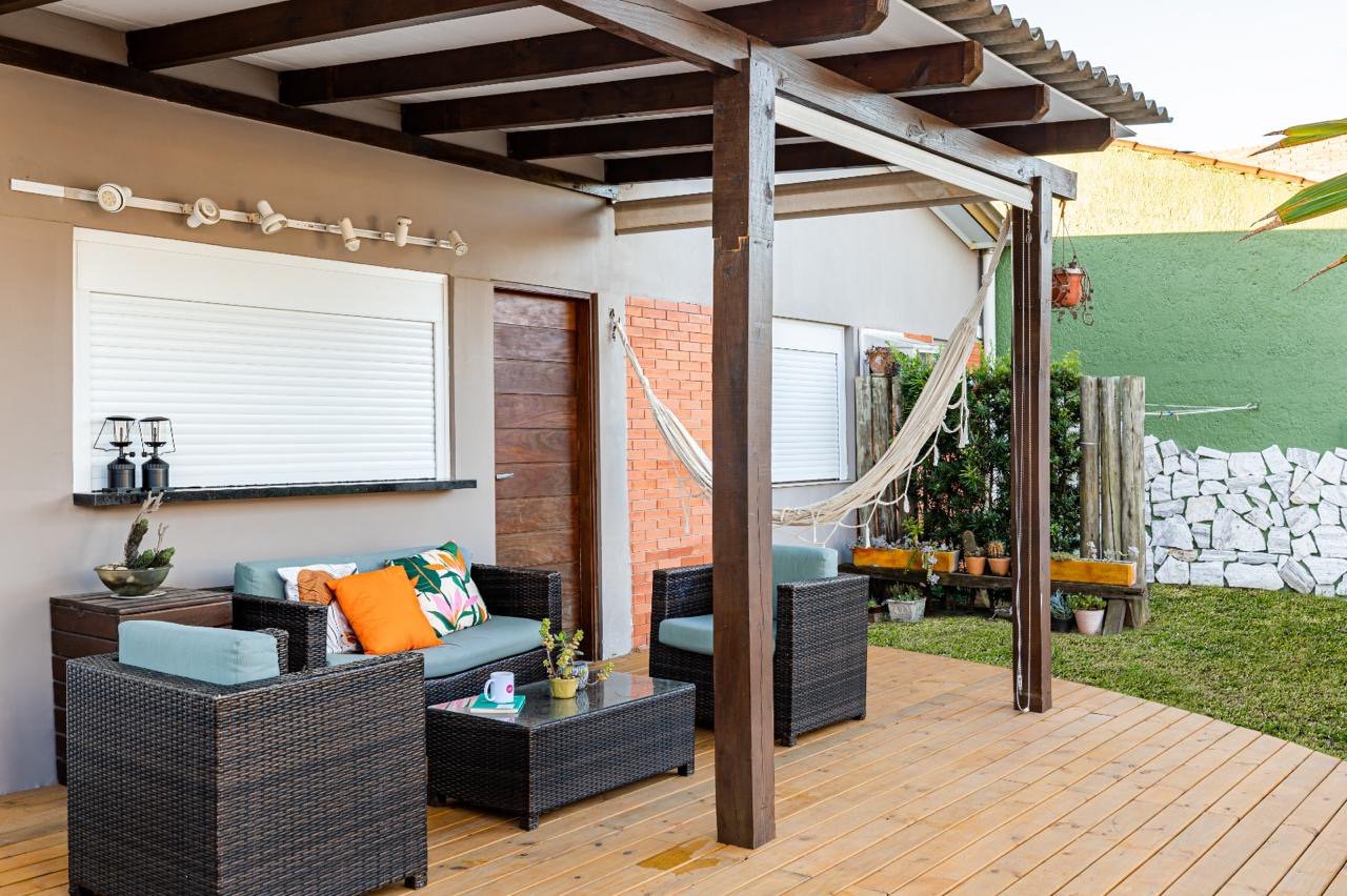 Casa Mobiliada à Venda no Centro de Xangri-Lá com Piscina