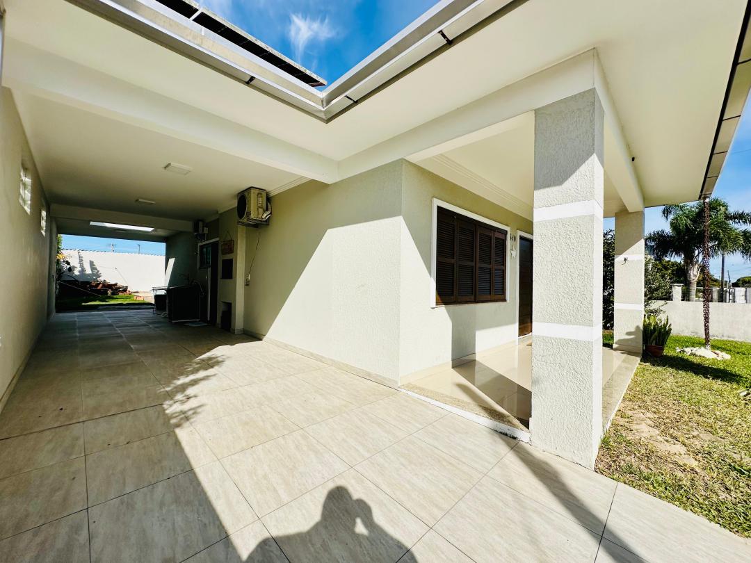 Casa Mobiliada com Piscina em Xangri-Lá, Rainha do Mar - Venda
