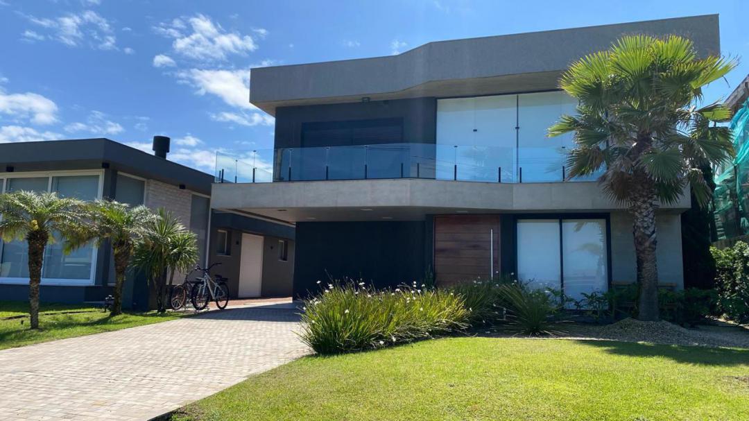 Casa em Condominio Mobiliada com piscina em Capão da Canoa - Condominio Costa Serena