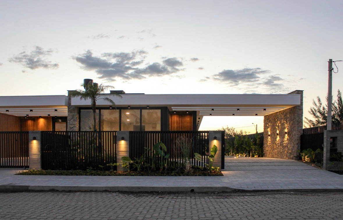 Casa em Construção à Venda em Xangri-Lá - C.C.I- Extensão Atlântida II - 187m²