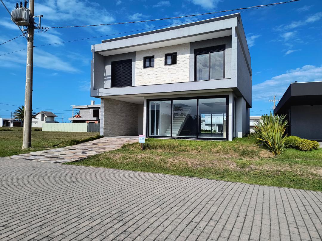 Casa em Condominio à venda em Capão da Canoa - Condominio Arenas Curumim