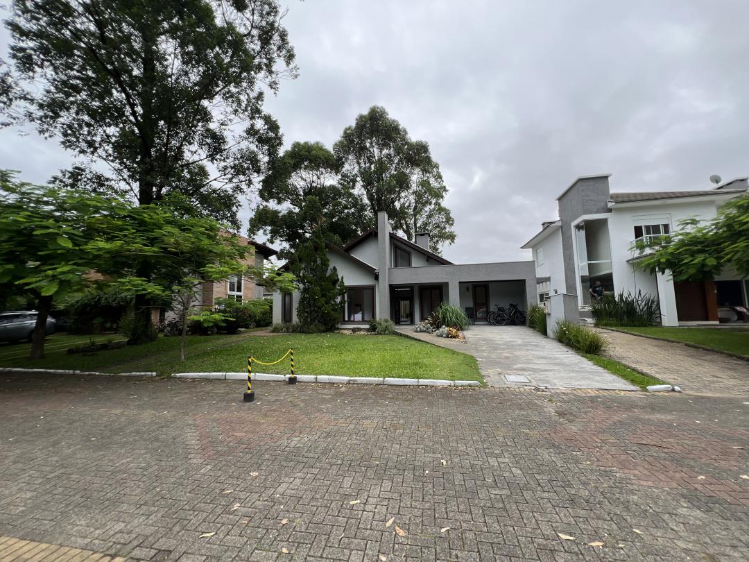 Casa em Condominio Mobiliada em Xangri-Lá - Condominio Carmel: Piscina, Churrasqueira e Lareira