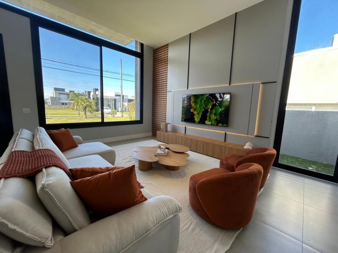 Casa em Condominio à venda em Xangri-Lá - Condominio Quintas do Lago - 194m²