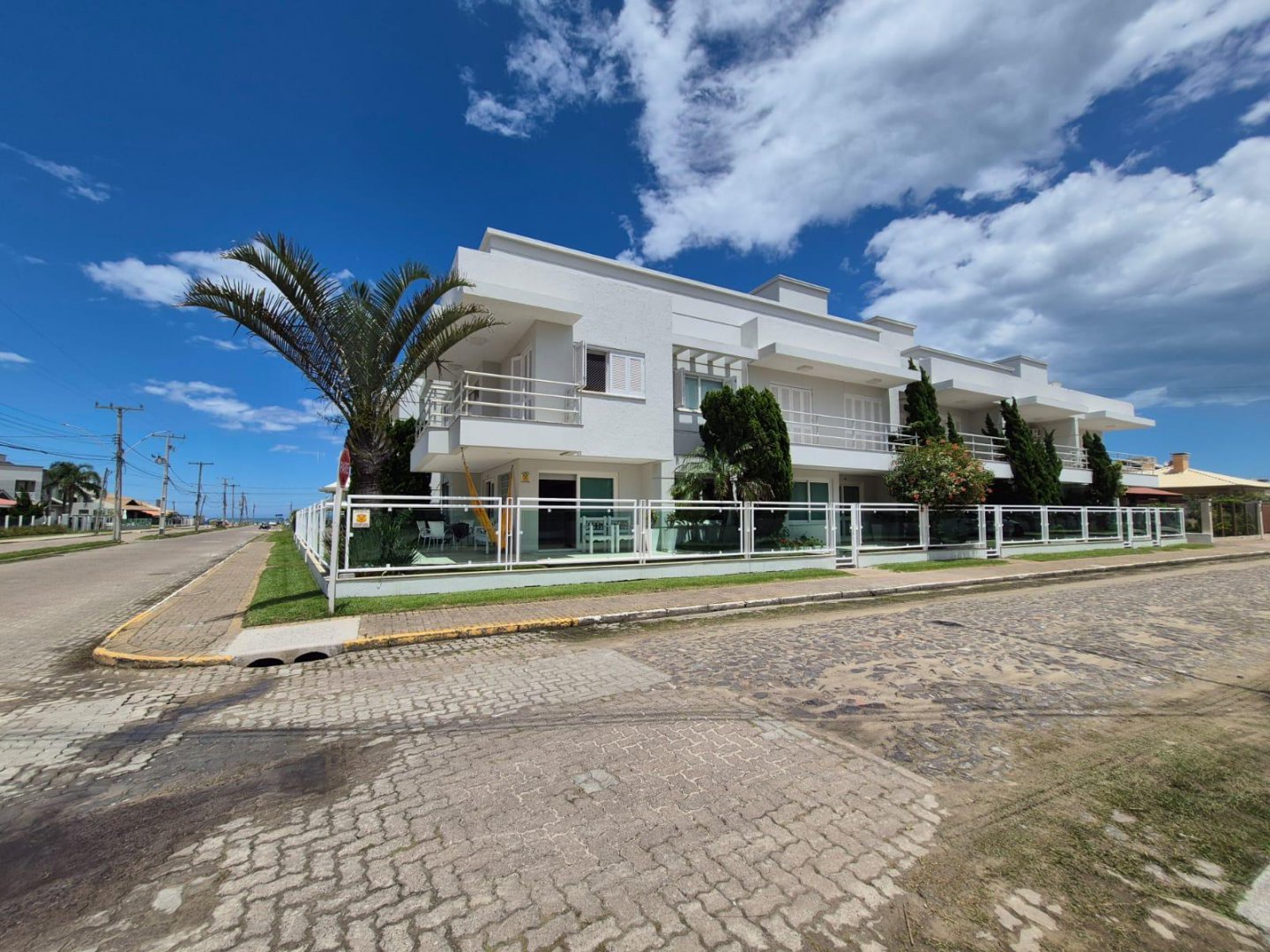 Sobrado Mobiliado à venda em Xangri-Lá, Centro, divisa com Atlântida - 170m²