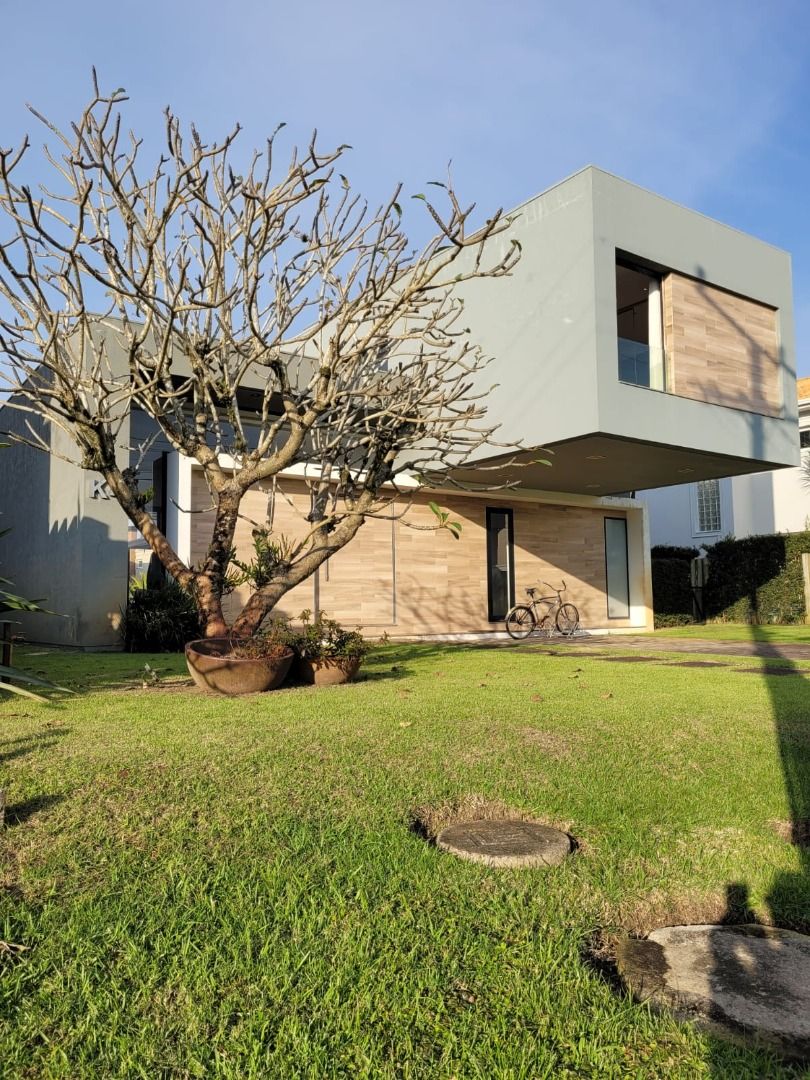 Casa em Condominio, 4 dormitórios em Condominio Ventura Club, Xangri-Lá