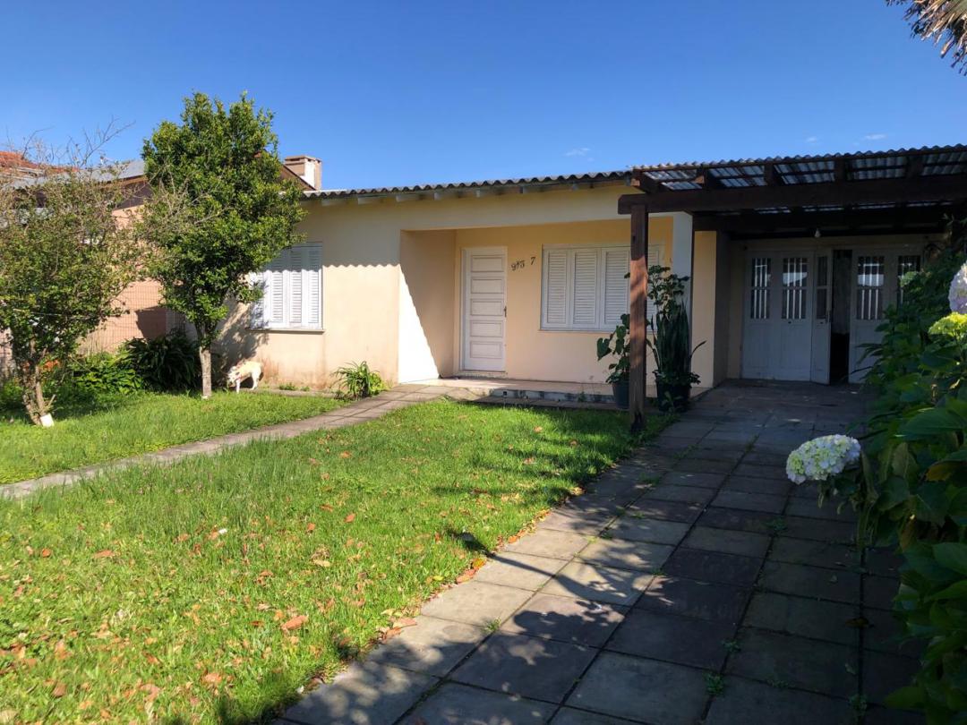 Casa semimobiliada à venda em Xangri-Lá, Centro - 150m²