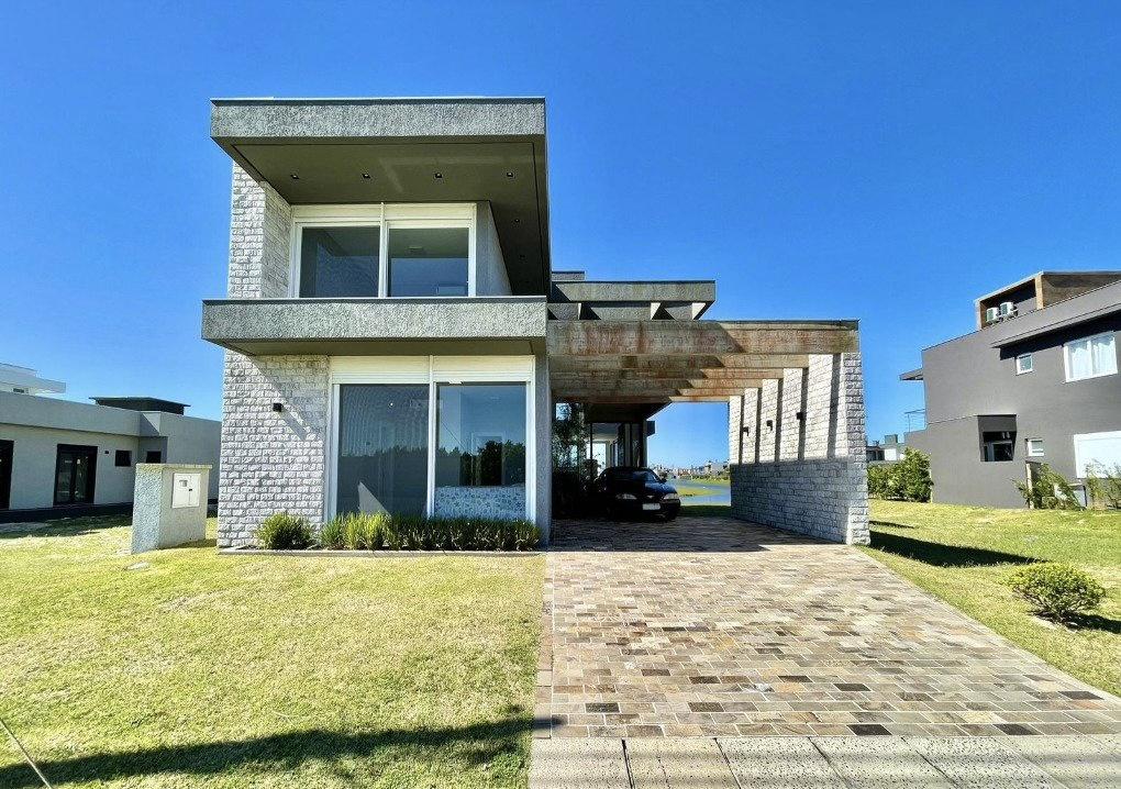 Casa em Condominio Mobiliada em Condominio Riviera Xangri-La - Venda em Xangri-Lá