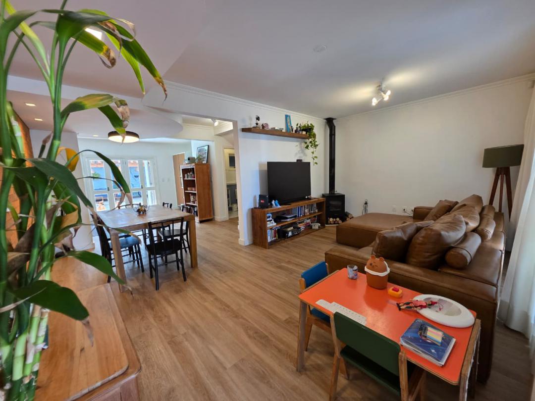 Sobrado Mobiliado à venda em Xangri-Lá, Centro, próximo do mar - 141.6m²