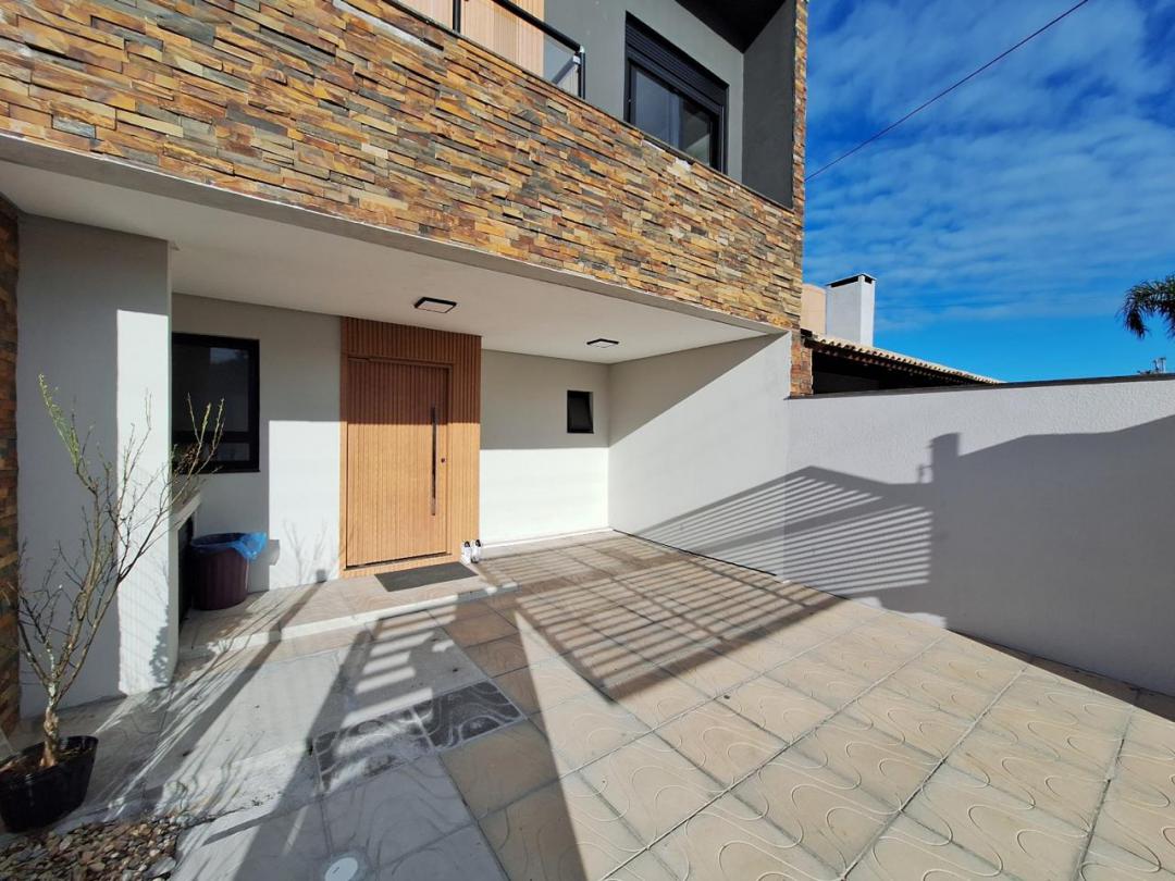 Sobrado Mobiliado à venda em Xangri-Lá, Centro, próximo do mar - 120m²