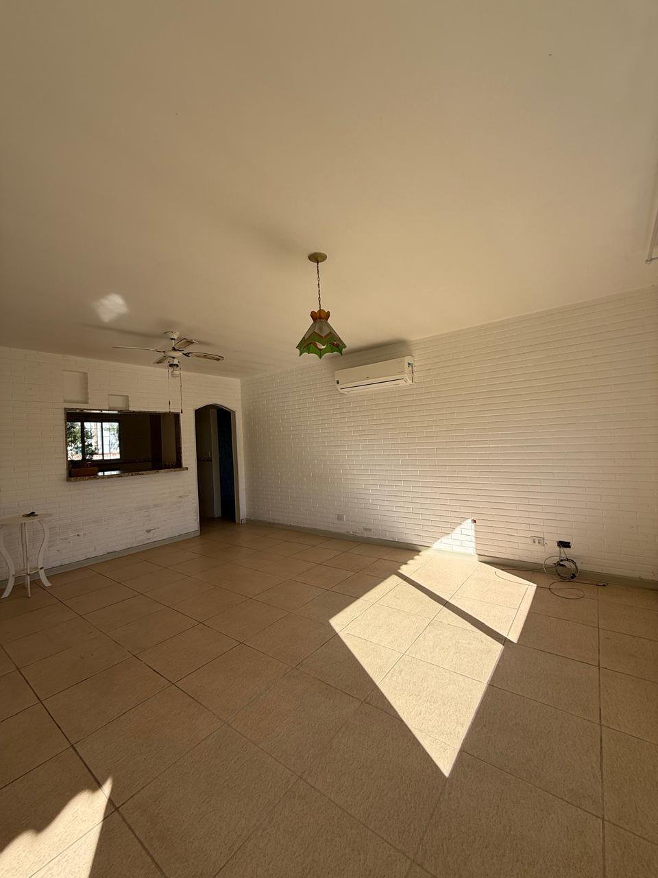 Casa a venda em Rainha do Mar Xangri-La com 146m2 semi-mobiliada