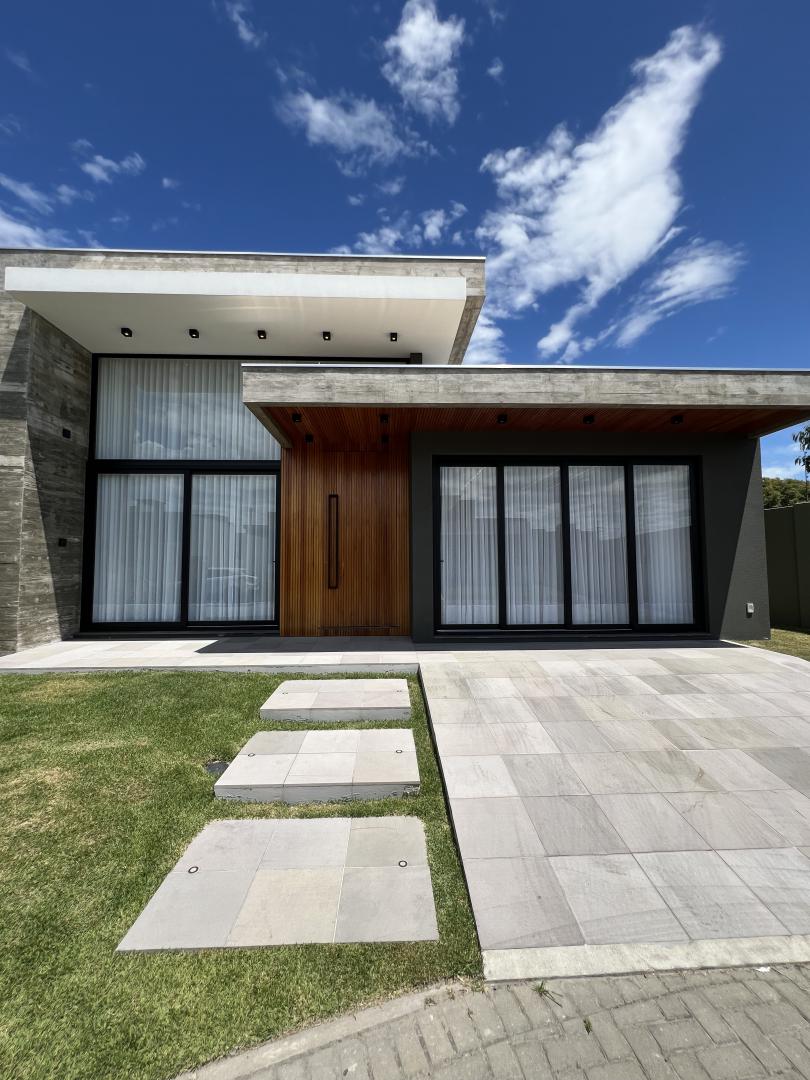 Casa em Condominio à venda em Xangri-Lá - Mobiliado no Condominio Sunset