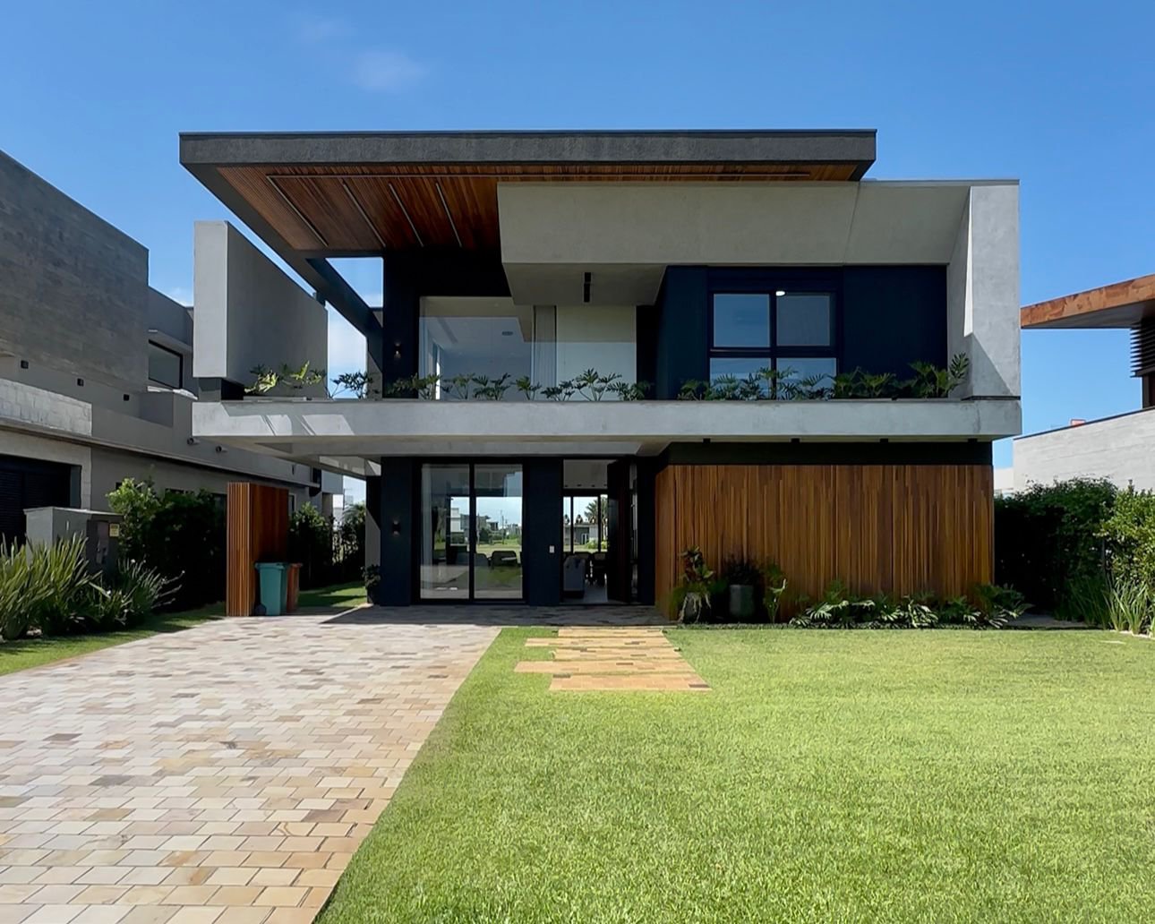 Casa Mobiliada e Decorada à Venda no Condominio Costa Serena