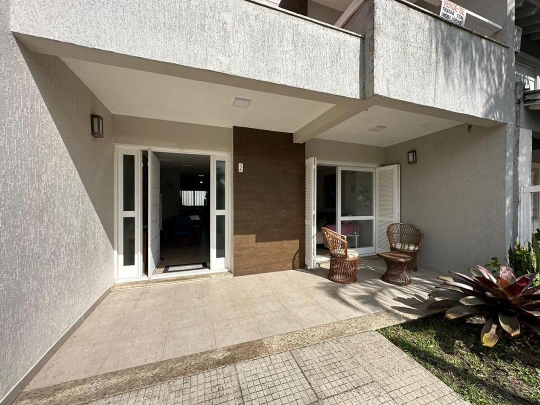 Excelente Sobrado Mobiliado no Centro de Xangri-Lá - Venda