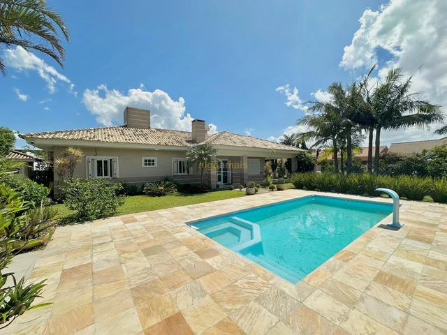 Casa mobiliada com piscina em Atlântida, Xangri-Lá, em 2 terrenos! - Venda