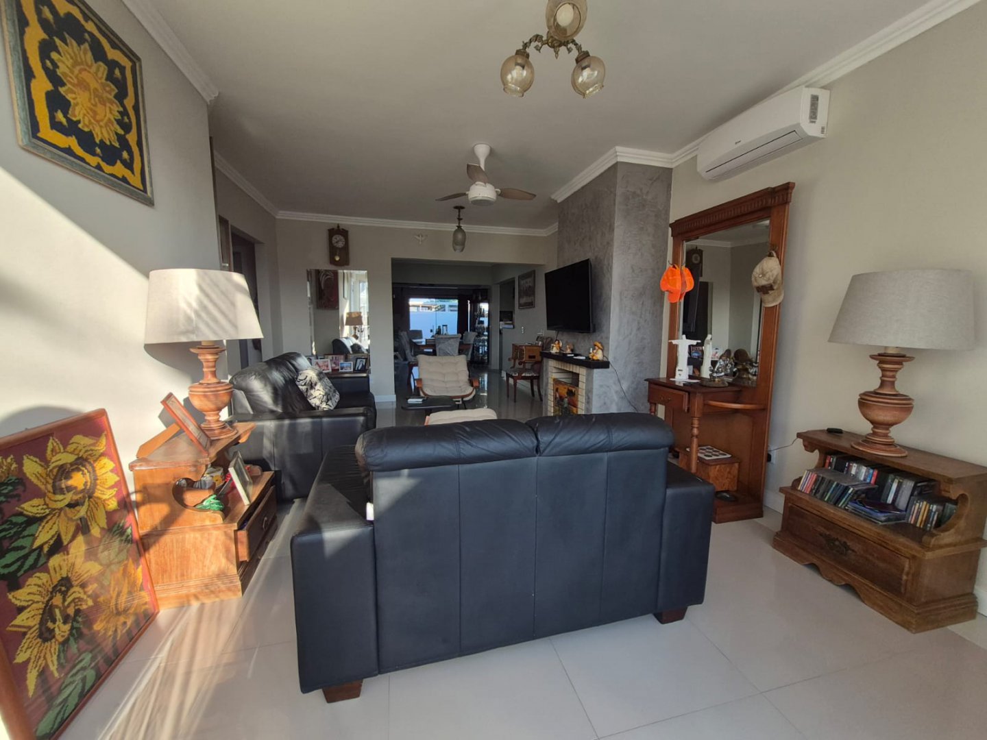 Casa 180m² à Venda em Xangri-Lá: Mobiliada, com Piscina e Churrasqueira