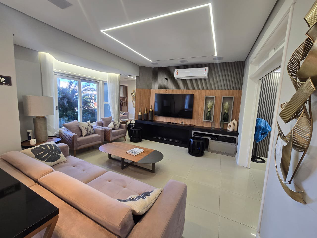 Casa Mobiliada à Venda no Condominio Condado de Capão