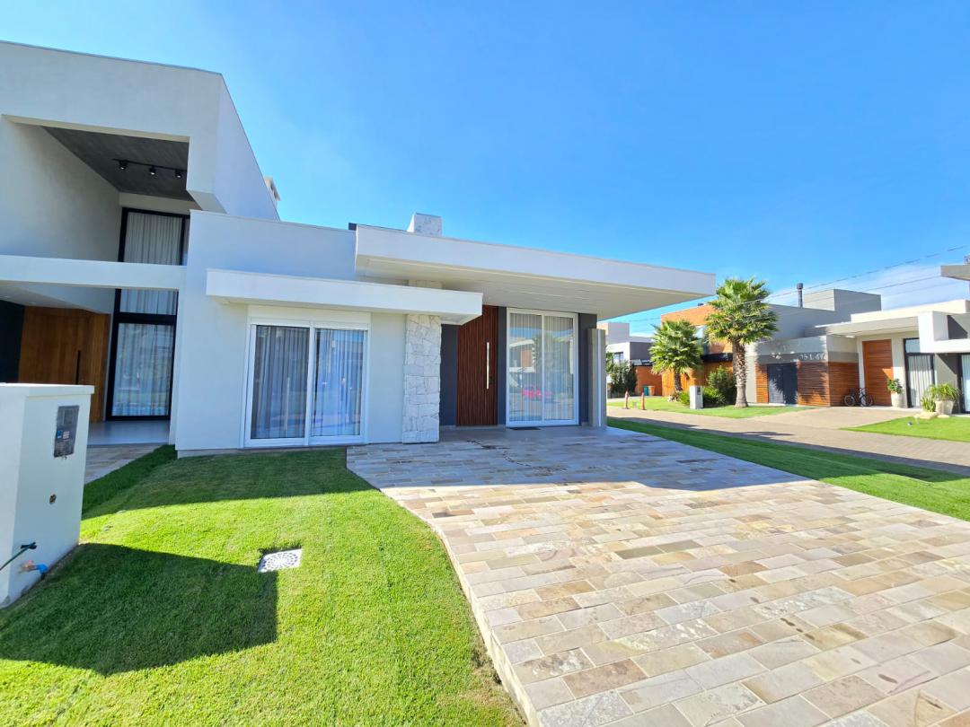 Casa em Condominio de esquina Mobiliada em Condominio Blue Xangri-La - Venda em Xangri-Lá