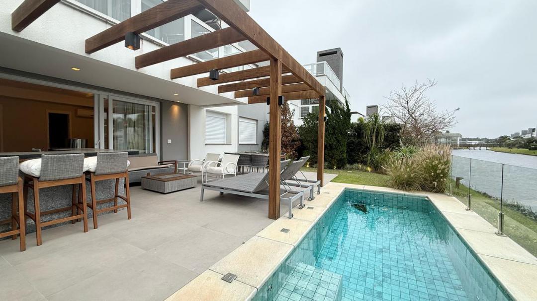Casa em Condominio Mobiliada em Xangri-Lá - Condominio Rossi Atlântida - Venda