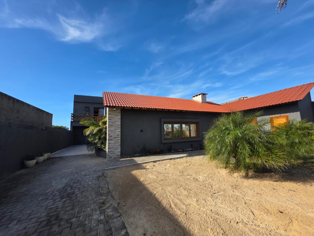 Casa à venda em Xangri-Lá, no bairro Remanso - 369m²