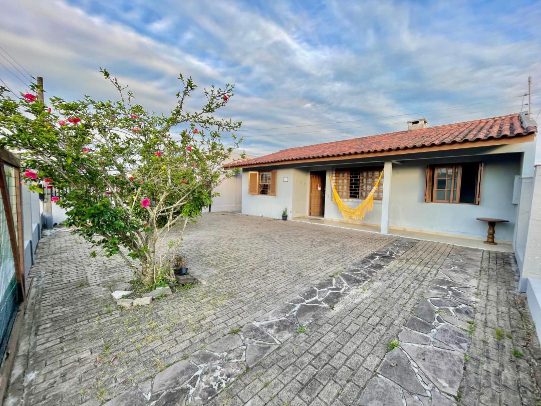 Casa Mobiliada à venda em Xangri-Lá, Centro - 110m²