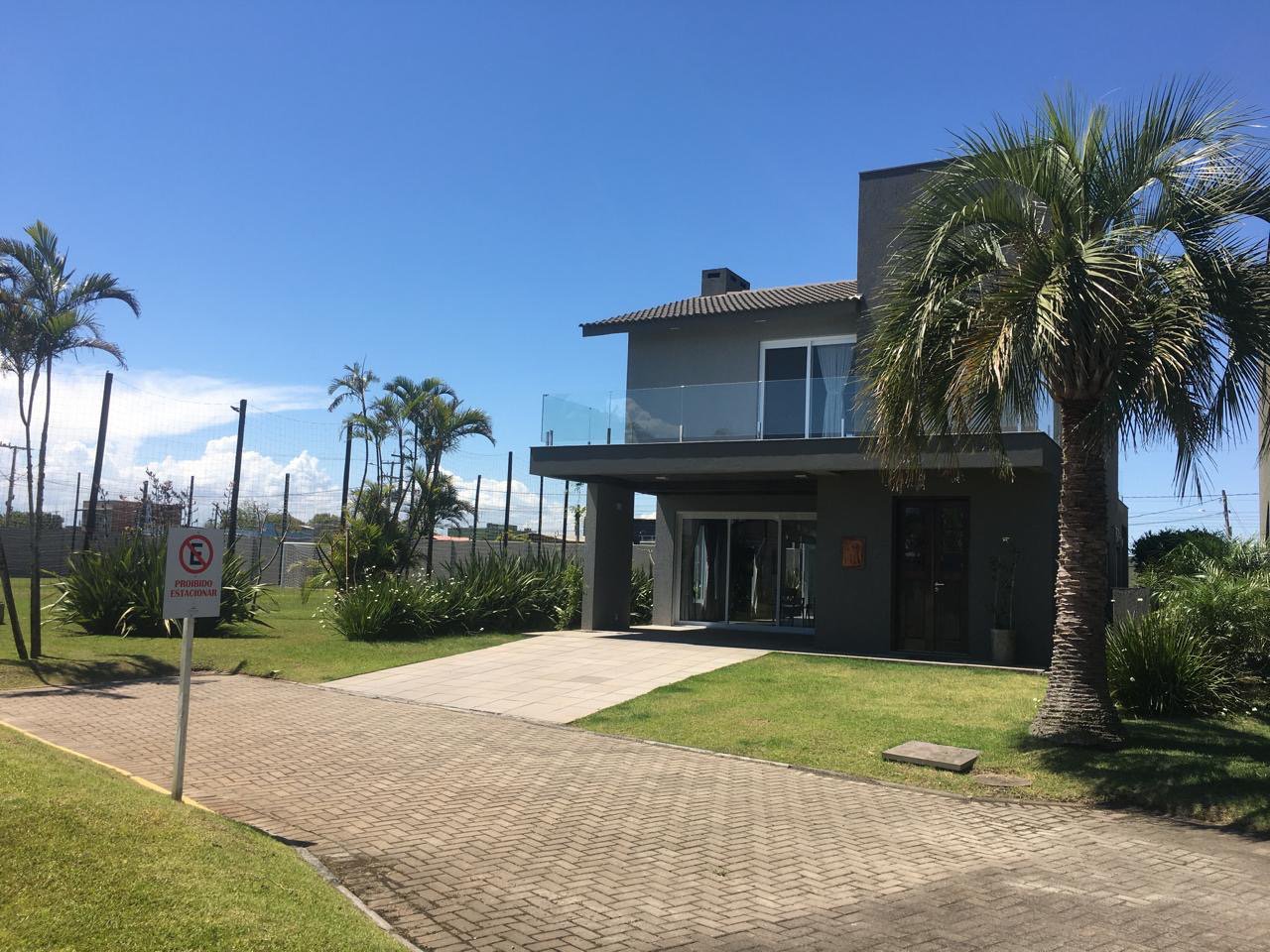 Casa em Condominio à venda em Xangri-Lá - Condominio Acqualina Beach - Mobiliada - 209m²