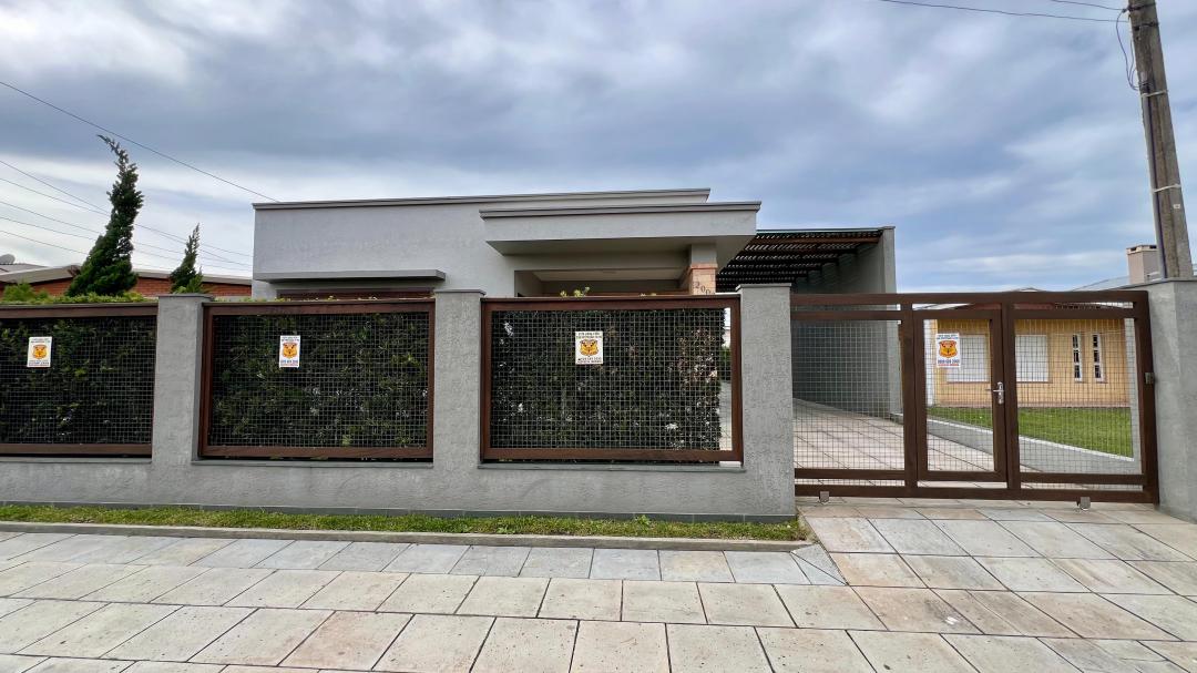 Casa Mobiliada com Piscina aquecida em Xangri-Lá, próxima do mar - Centro - Venda