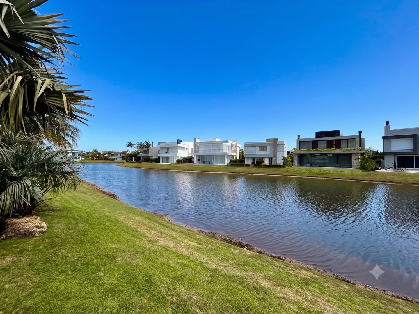 Casa em Condominio Mobiliada em Condominio Enseada Lagos Xangri-Lá - Venda