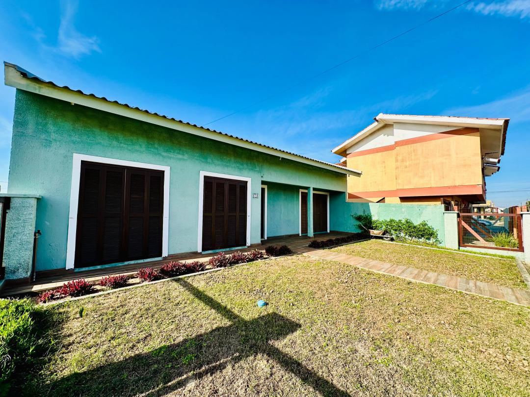 Casa Mobiliada à venda em Xangri-Lá, Noiva do Mar, com vista para o mar, 2 terrenos!