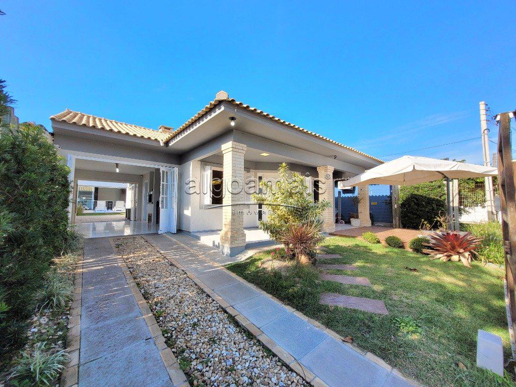 Casa com piscina e churrasqueira em Xangri-Lá, Centro - Mobiliada — Centro — Xangri-Lá