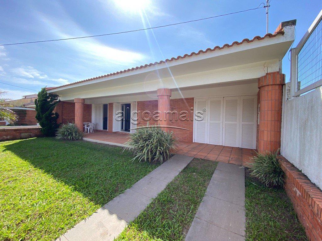 Casa Mobiliada à venda em Xangri-Lá, Centro - Próximo do mar!