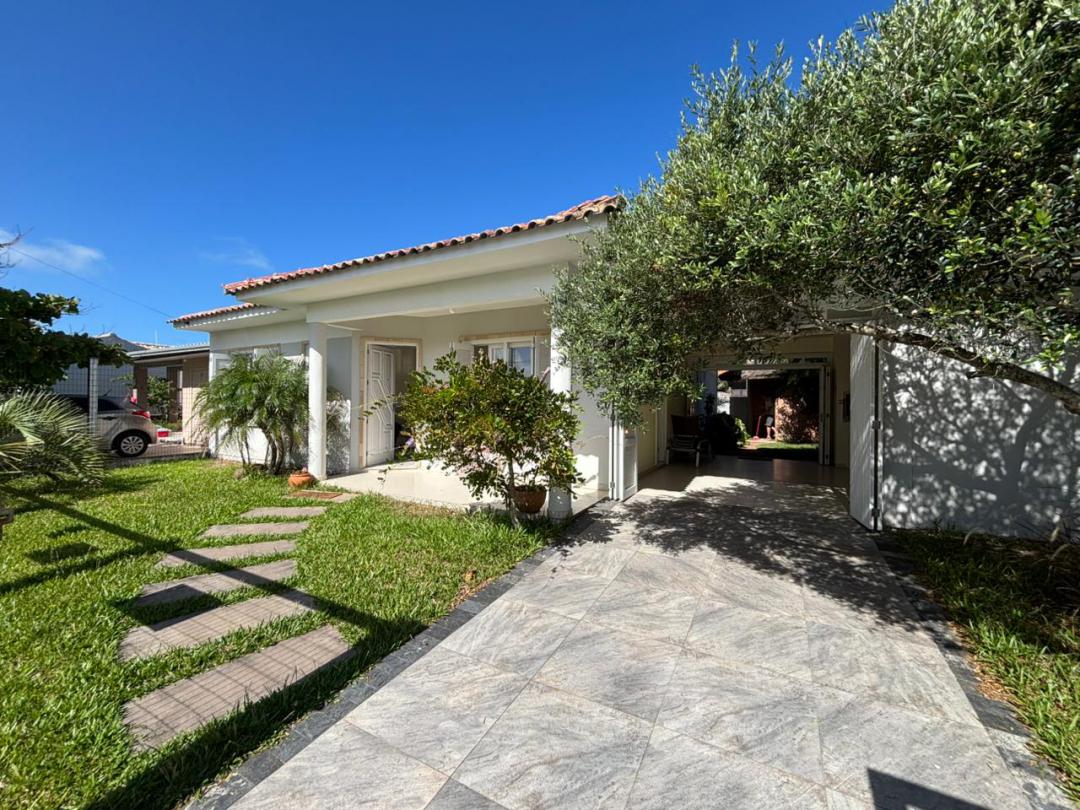 Casa Mobiliada à venda em Xangri-Lá, Maristela - 150m²
