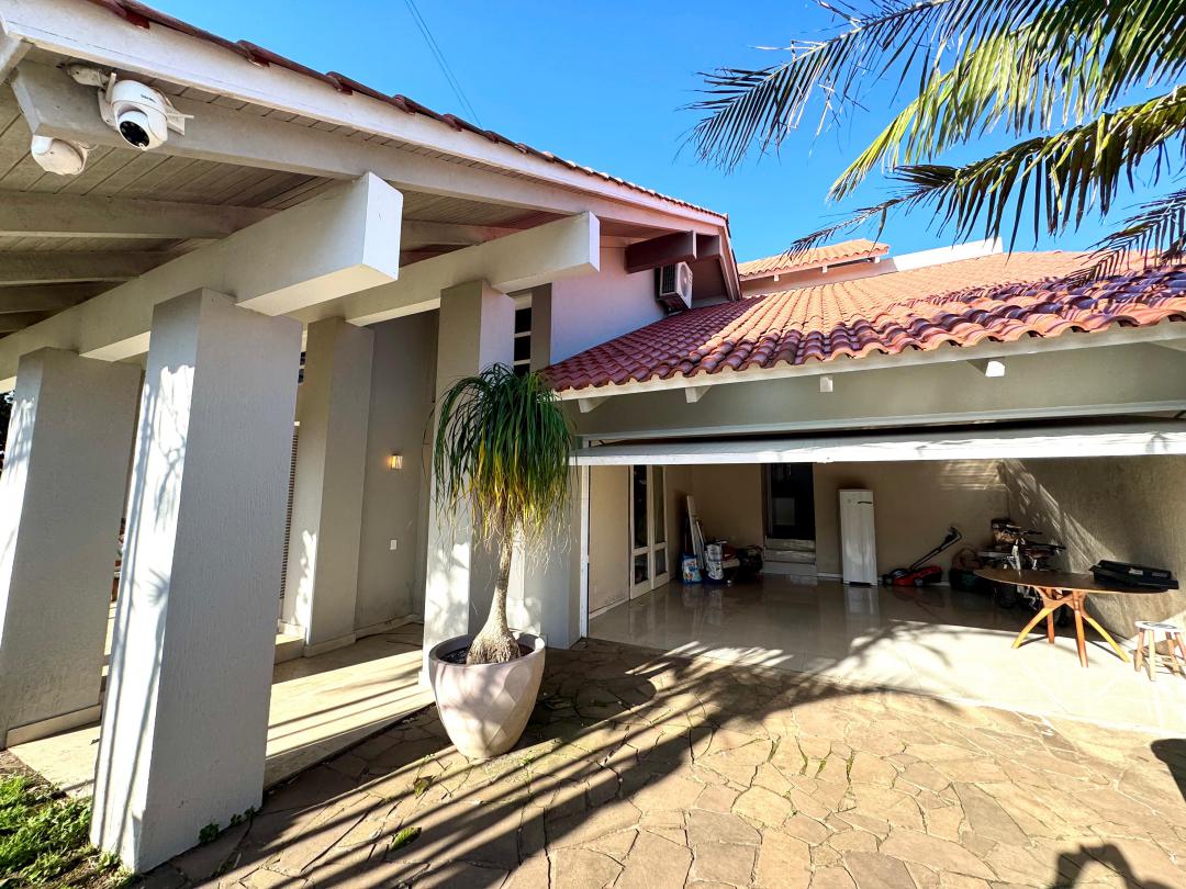 Sobrado Mobiliado em Atlântida, Xangri-Lá, 1 quadra do mar - 450m² - Venda