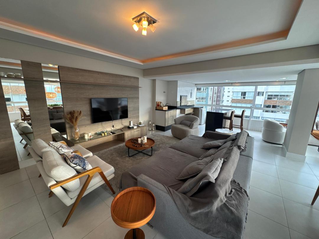 Lindo Apartamento Mobiliado, Cozinha Americana em Navegantes, Capão da Canoa - Venda