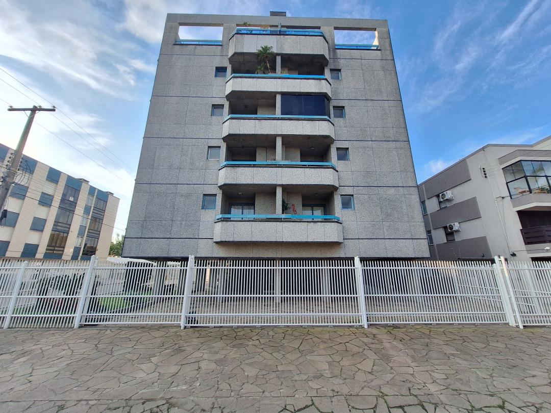 Apartamento semi-mobiliado com varanda e churrasqueira em Atlântida, Xangri-Lá - 89m²