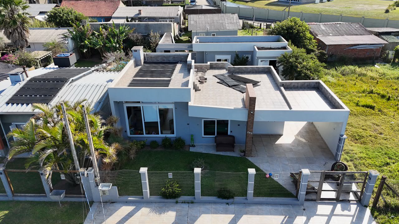 Casa Mobiliada com Piscina no Arpoador Xangri-Lá 190m2