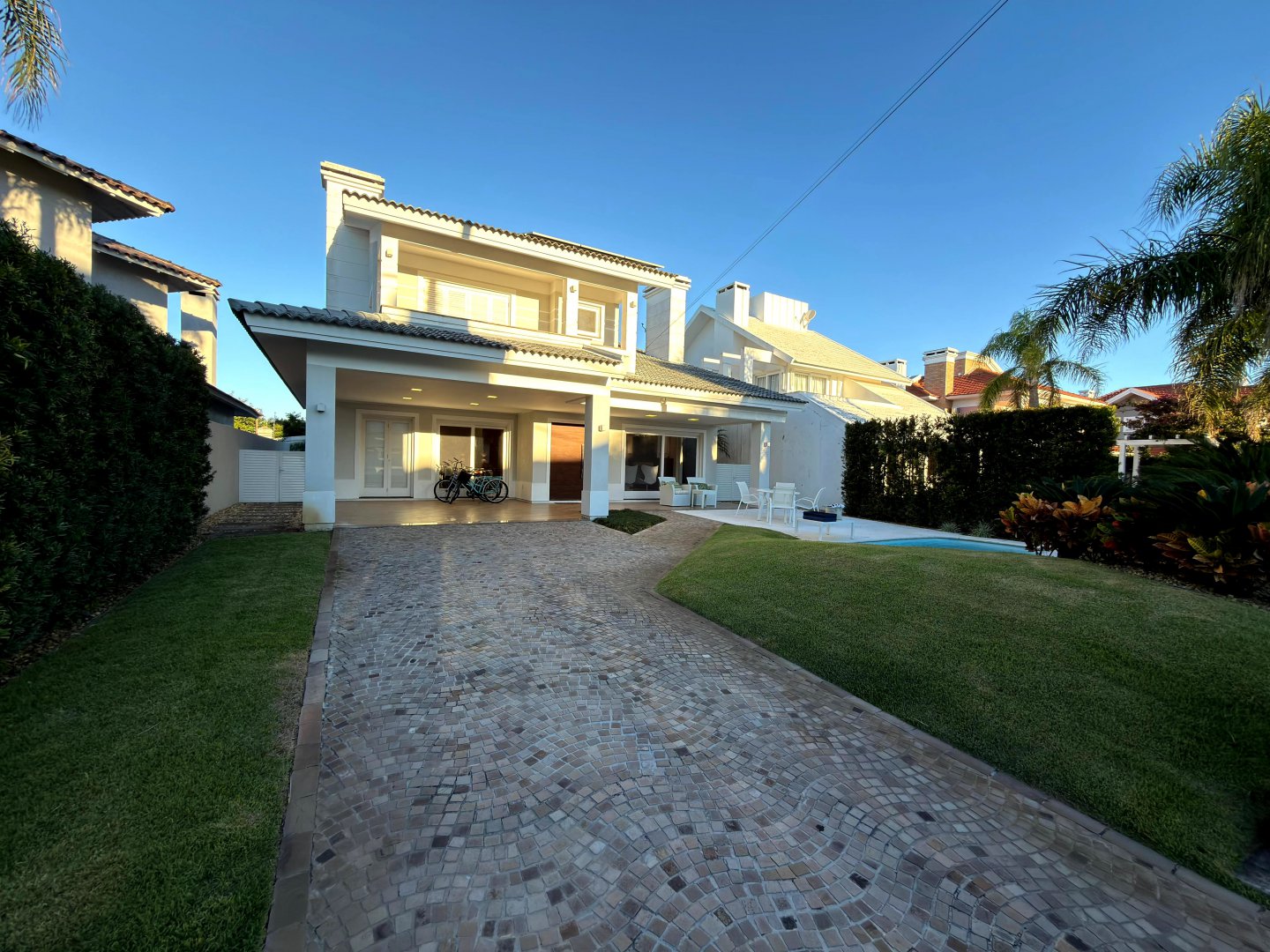 Casa em Condominio Mobiliada em Condominio Atlântida Lagos Park, Xangri-Lá - Venda