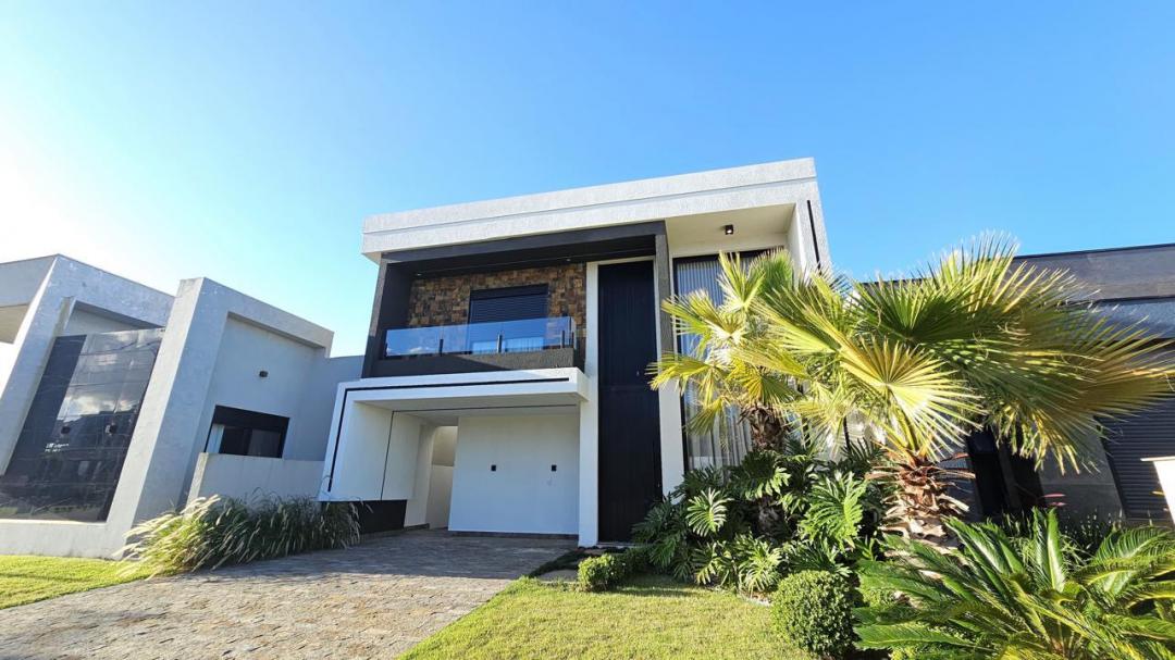 Casa em Condominio à venda em Condominio Blue Xangri-La, Xangri-Lá - Imóvel Mobiliado com Piscina