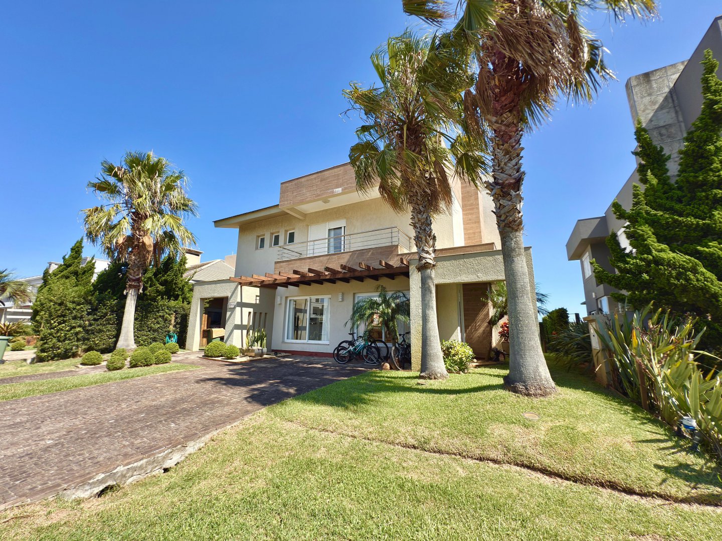 Casa Mobiliada 331m2 à Venda no Condominio Ventura Club Xangri-Lá