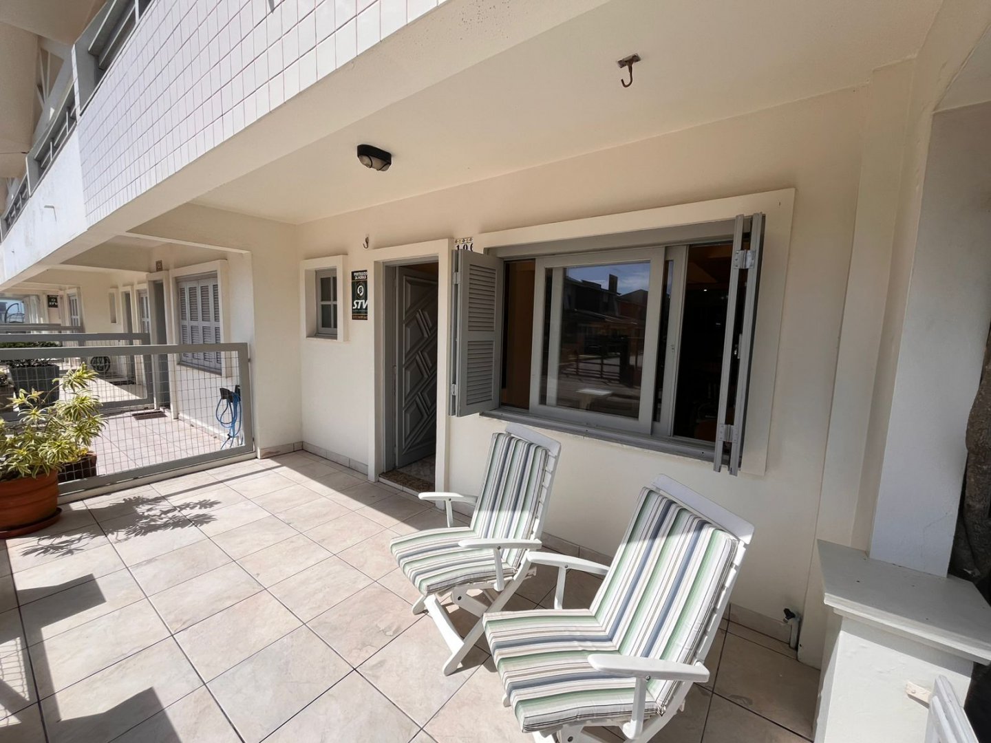 Sobrado Mobiliado à Venda no Residencial Alamohana, Xangri-Lá – Vista Mar
