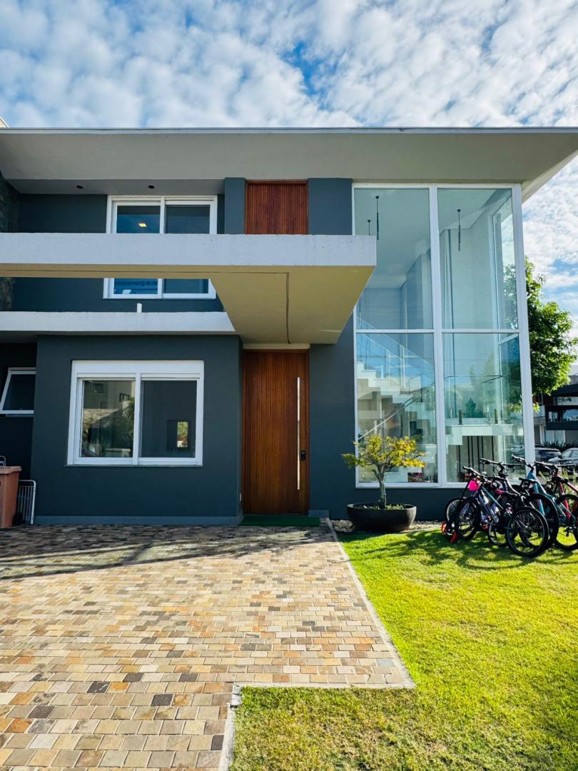 Casa em Condominio Mobiliada em Condominio Blue Xangri-Lá - Venda
