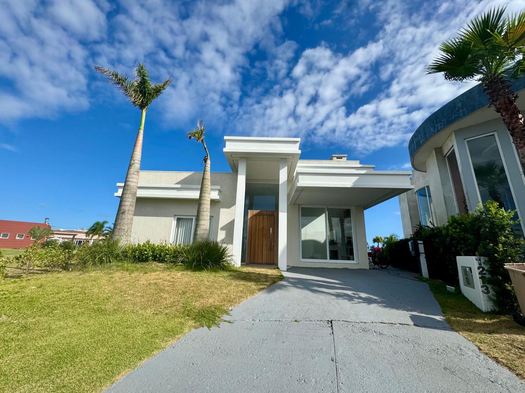 Casa à venda em Condominio Riviera Xangri-La: Mobiliada e com Área de Lazer Completa