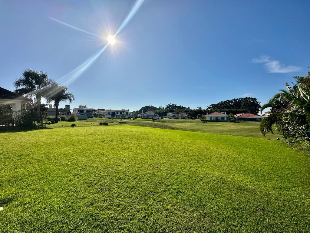 Imóvel de Luxo à Venda em Xangri-Lá - Condominio Green Village com Piscina Térmica e Quadras Esportivas