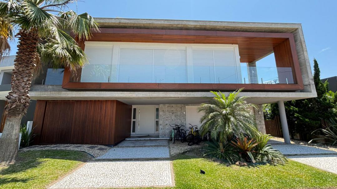 Casa em Condominio à venda em Xangri-Lá - Condominio Sea Coast - Mobiliada - Piscina e Quadras Esportivas