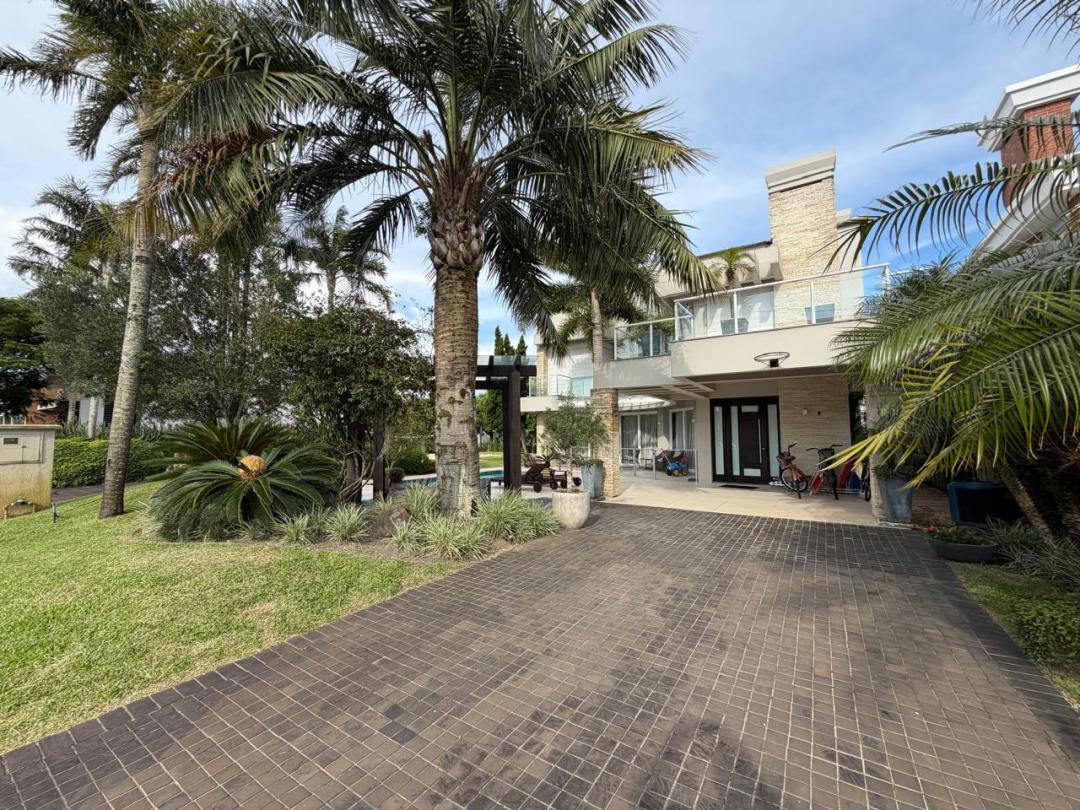 Casa em Condominio Mobiliada em Xangri-Lá, 2 terrenos - Condominio Bosques de Atlântida - Venda
