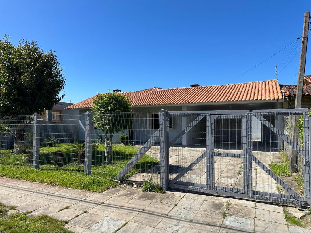 Casa à venda em Xangri-Lá, Centro - 140.65m²
