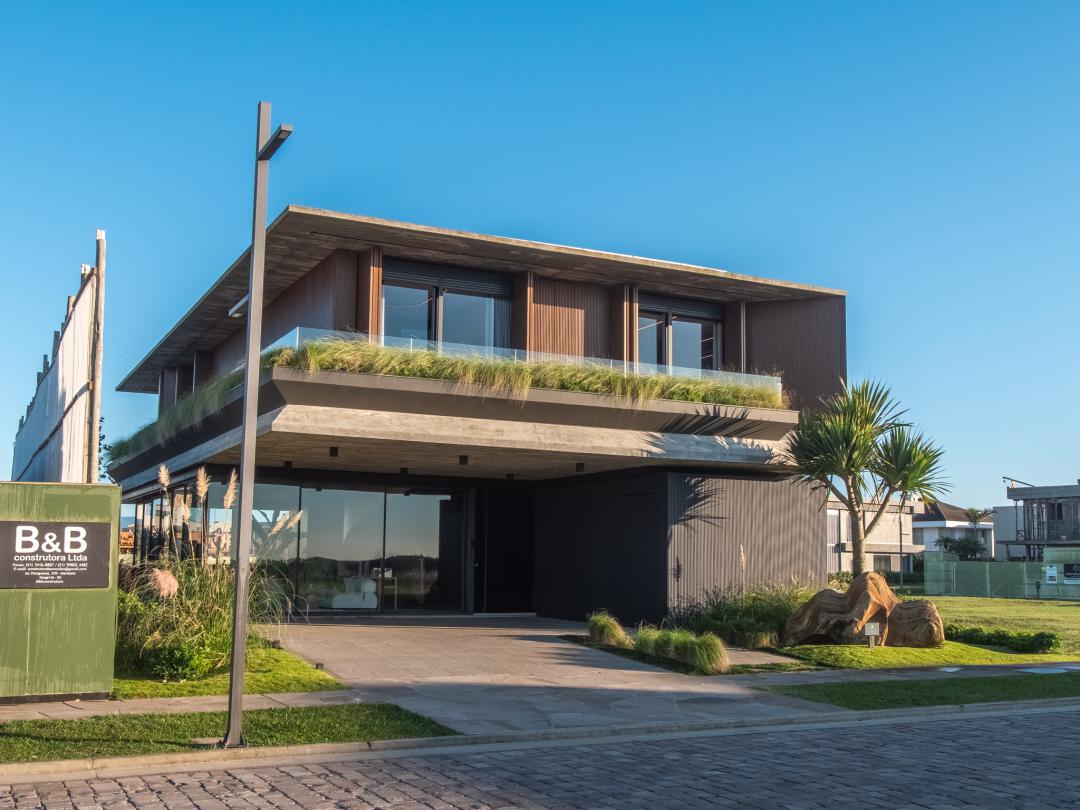 Casa em Condominio Mobiliada em Xangri-Lá - Condominio Los Cobos com Piscina, Churrasqueira e Quadras