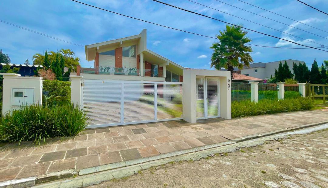 Sobrado mobiliado em Atlântida, Xangri-Lá: 288.52m², piscina e churrasqueira — Atlântida — Xangri-Lá