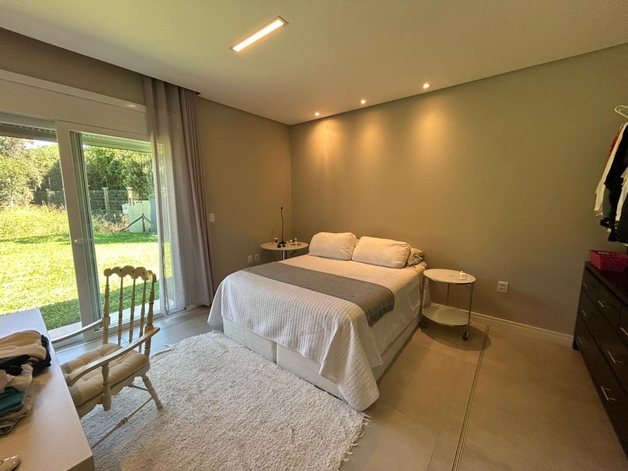 Casa Mobiliada à Venda no Condominio Green Village, Xangri-Lá – 190m²