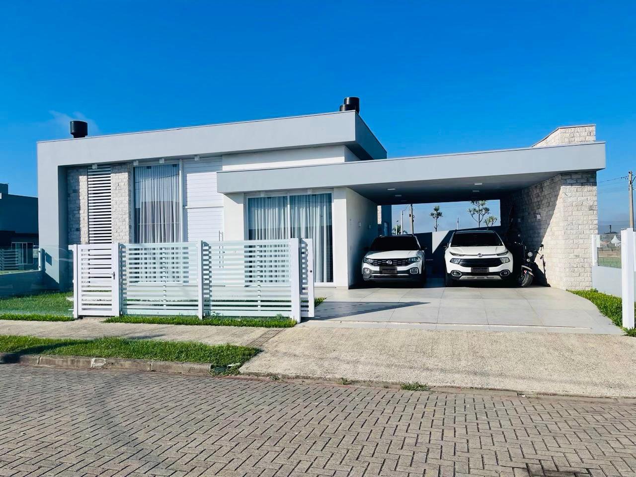 Casa no bairro Santorini, frente norte, mobiliada!