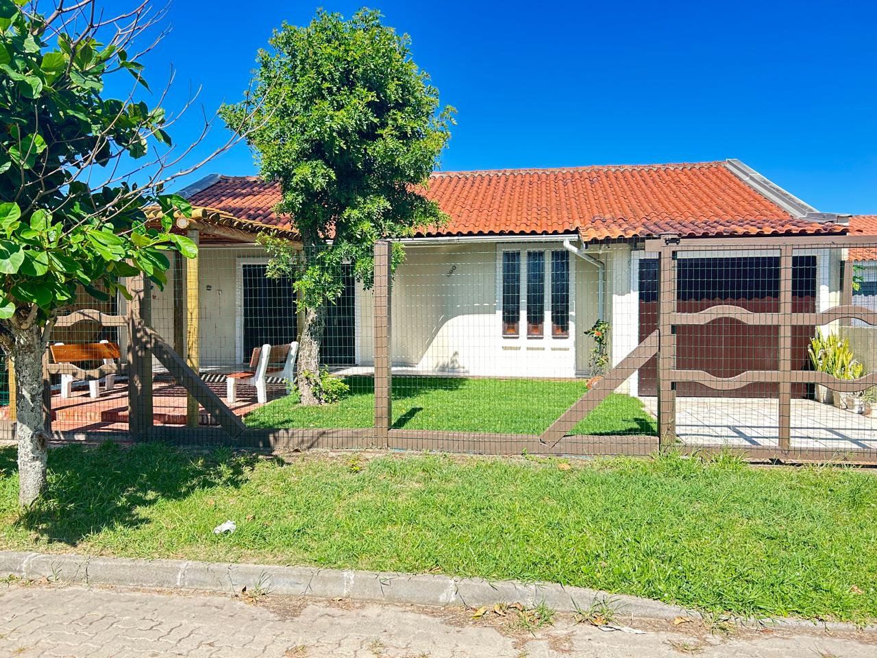 Casa à Venda em Xangri-Lá no Bairro Noiva Do Mar, próxima do mar
